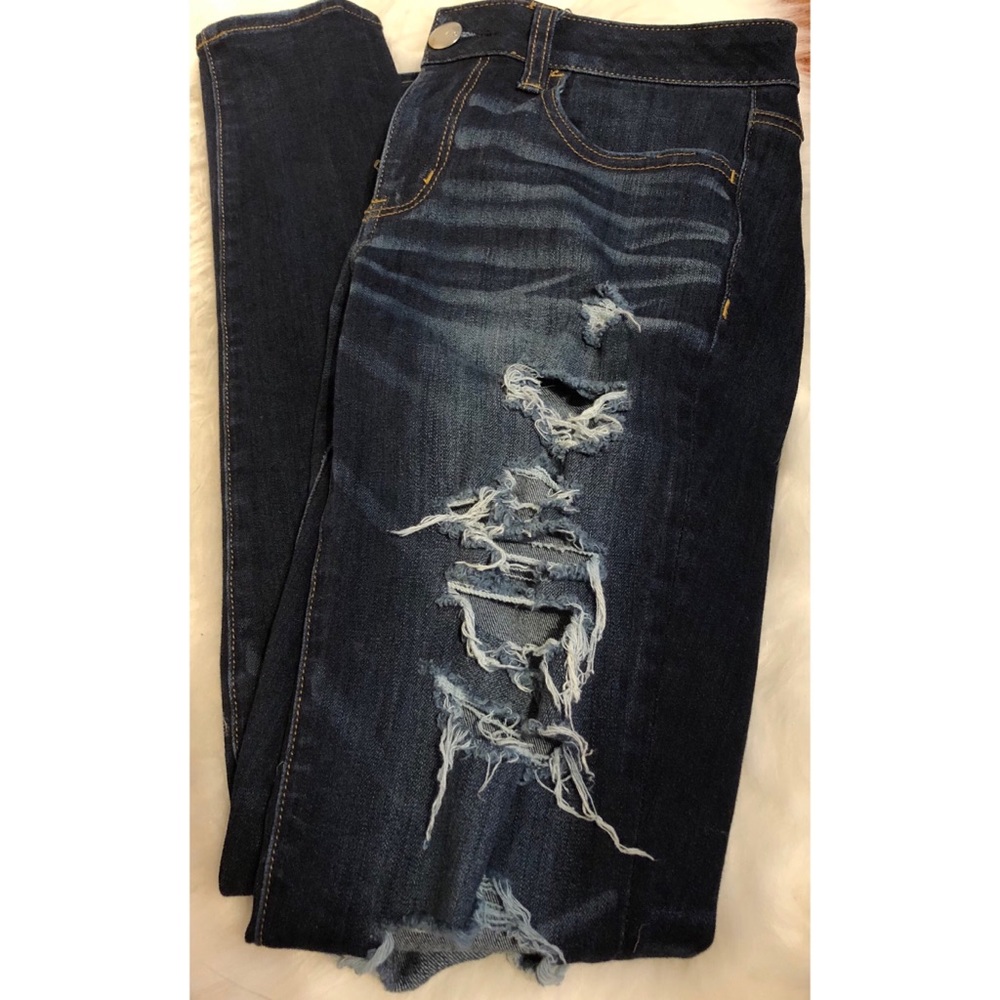 EXCELLENT CONDITION American Eagle Ripped Jegging